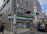ファミリーマート 小浦杉田駅前店