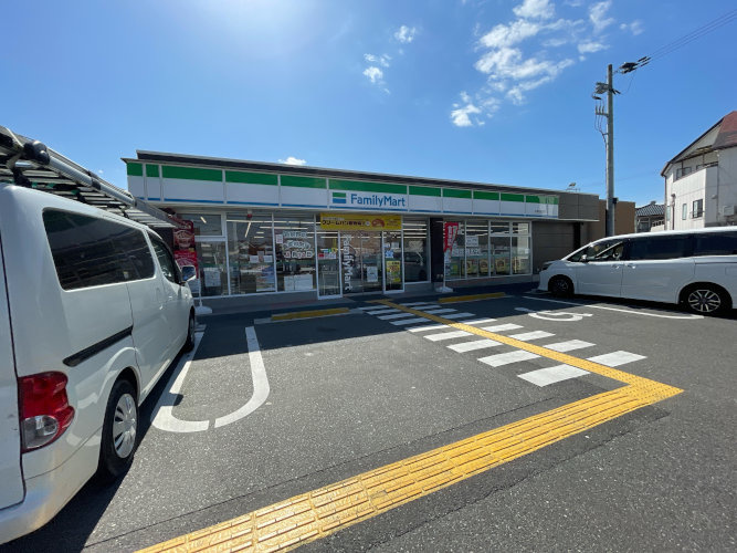 ファミリーマート 小浦忠岡北店の画像