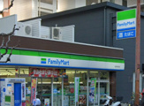 ファミリーマート 南森町駅前