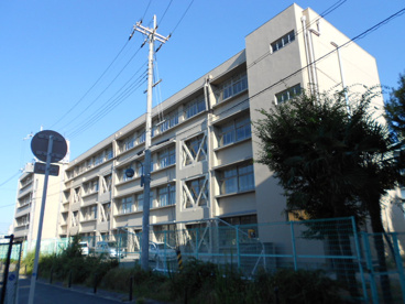 寝屋川市立第五中学校の画像1