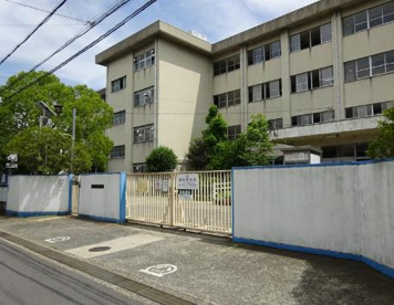 寝屋川市立楠根小学校の画像1