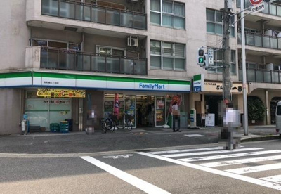 ファミリーマート 京町堀三丁目店の画像1