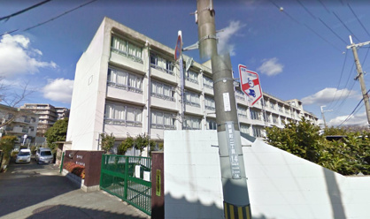 豊中市立第十三中学校の画像1