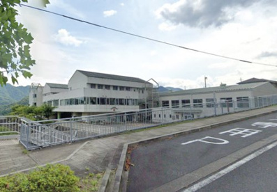 上野原市立上野原西小学校の画像1