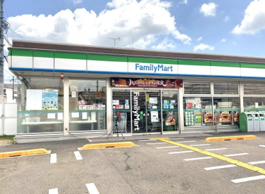 ファミリーマート【城陽寺田店】の画像1