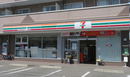 セブンイレブン 逗子桜山3丁目店の画像1