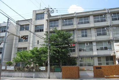 大阪市立八阪中学校の画像1