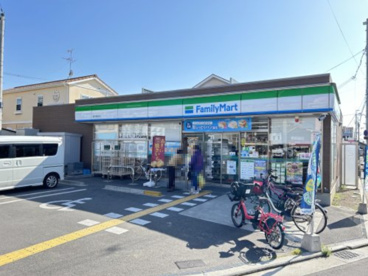 ファミリーマート 富木駅前店の画像1