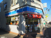 ローソン　東北沢駅前