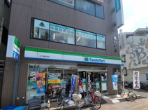 ファミリーマート古川橋駅前