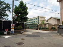 西代中学校