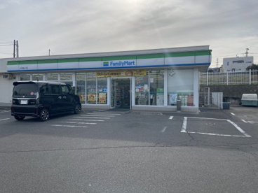 ファミリーマート 渋川諏訪ノ木店の画像1