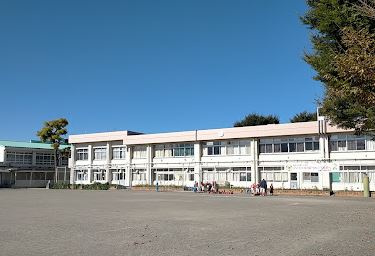 調布市立第三小学校の画像1