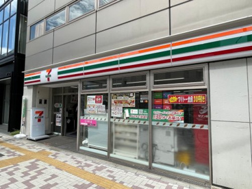 セブンイレブン目黒青葉台2丁目店の画像1