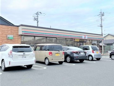 セブンイレブン伊勢崎羽黒台店の画像1