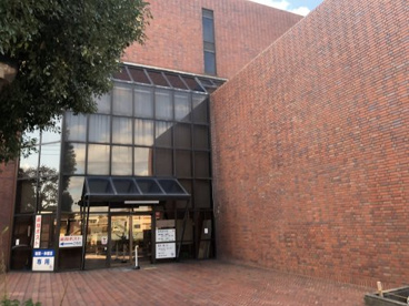 伊勢崎市図書館の画像1
