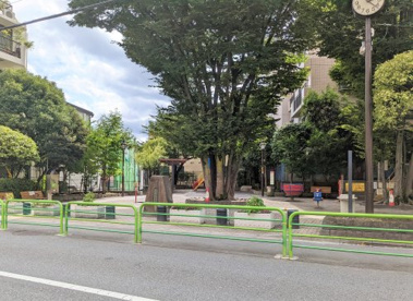 台東区立谷中清水町公園の画像1