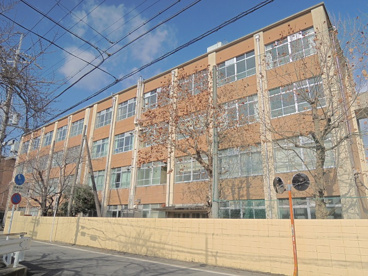 京都市立栗陵中学校の画像1