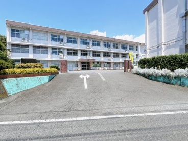富士宮市立富士根南中学校の画像1