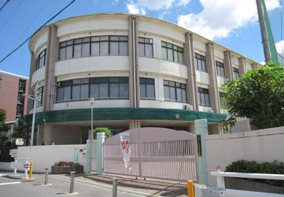 三軒家西小学校の画像1