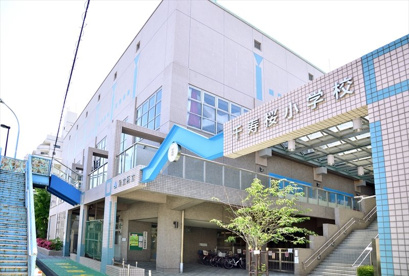 足立区立千寿桜小学校の画像1