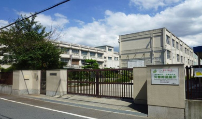 大阪市立十三中学校の画像1