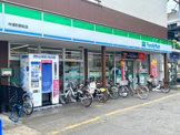 ファミリーマート中浦和駅前店