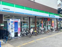 ファミリーマート中浦和駅前店