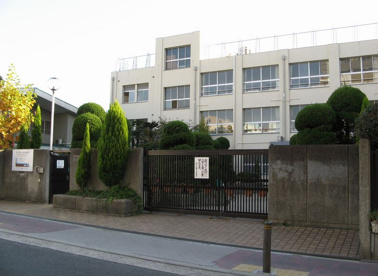 大阪市立鯰江中学校の画像1