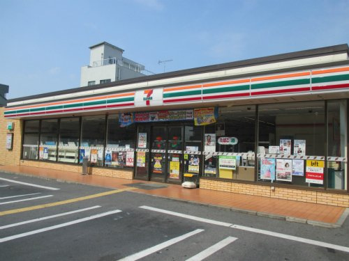 セブンイレブン行田商工センター前の画像