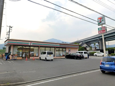 セブンイレブン伊勢原西富岡店の画像1