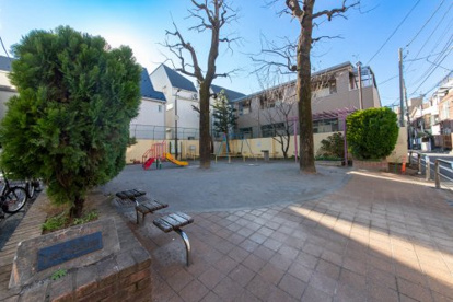 新宿区立すえひろ児童遊園の画像1