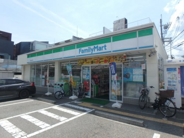 ファミリーマート　名次町店の画像1