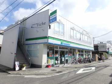 ファミリーマート　阪急門戸厄神駅前店の画像1