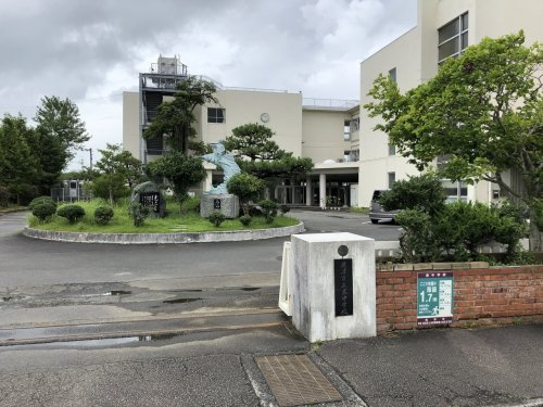 焼津市立港中学校