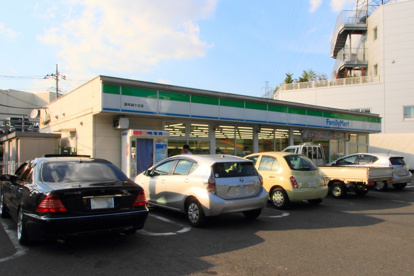 ファミリーマート調布緑ヶ丘店の画像1