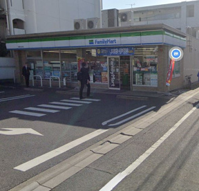 ファミリーマート昭和石仏町店の画像1