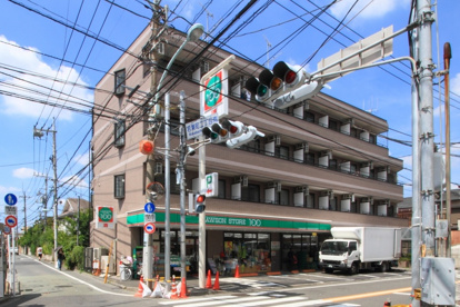 ローソンストア100 調布若葉町二丁目の画像1