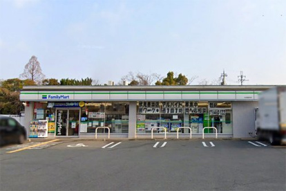 ファミリーマート 伏見墨染店の画像1