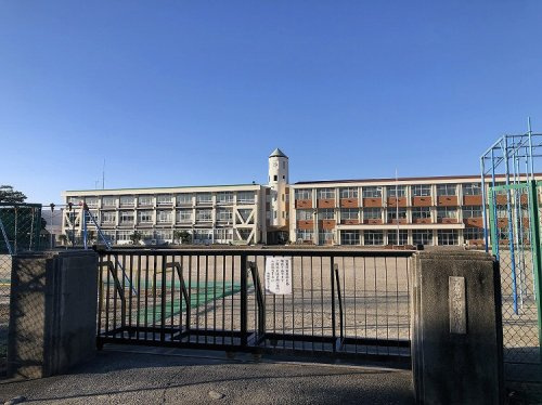 清須市立西枇杷島小学校の画像