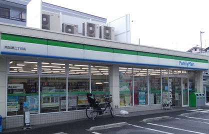 ファミリーマート 南加瀬三丁目店の画像1