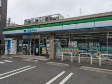 ファミリーマート 川崎川中島二丁目店の画像1