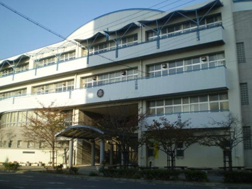 神戸市立魚崎中学校の画像1
