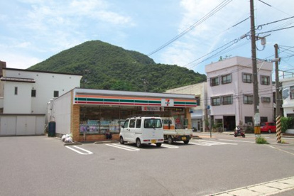 セブンイレブン呉仁方桟橋通店の画像1