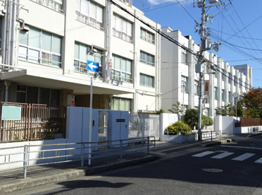 大阪市立加賀屋中学校の画像1