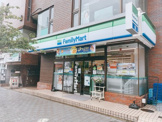 ファミリーマート 世田谷新町店
