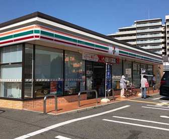 セブンイレブン 大阪北島2丁目店の画像1