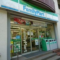 ファミリーマート 新宿中央公園店の画像1