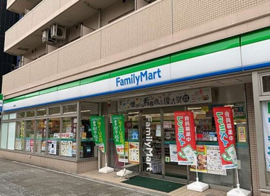 ファミリーマート 日進町店の画像1