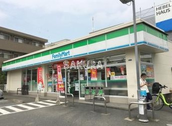 ファミリーマート ニック北加瀬三丁目店の画像1